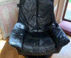 Large Leather swivel  chair