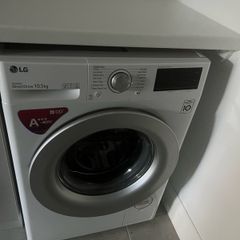 LG 10.5kg front-load washing machine - Excellent condition