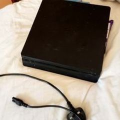 Ps4 With 6 Games , No Controller OR HDM CABLEOnly 60 Euro