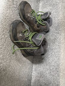 kids hiking boots