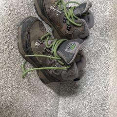 kids hiking boots