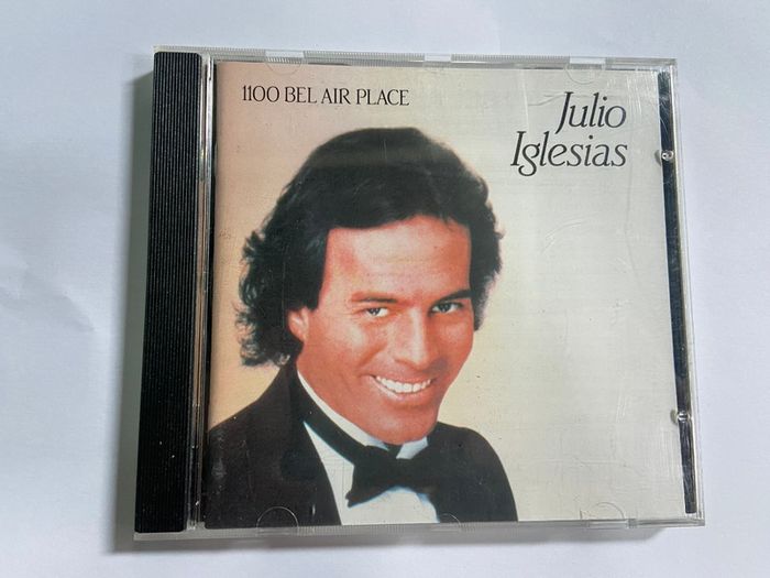 Julio Iglesias 1100 Bel Air Place CD