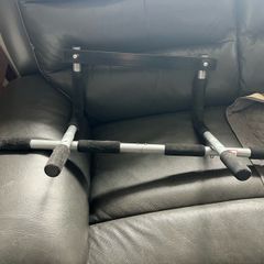 Pull up bar