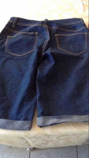 Ladies shorts size 6
