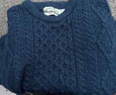 Aran Crafts Wool cable knit men's sweater Size Medium