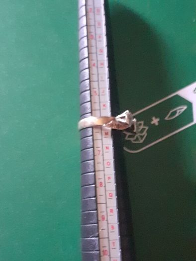 Gold diamond ring