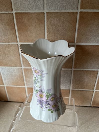 Royal Tara 9" Vase Irish Blossom as New