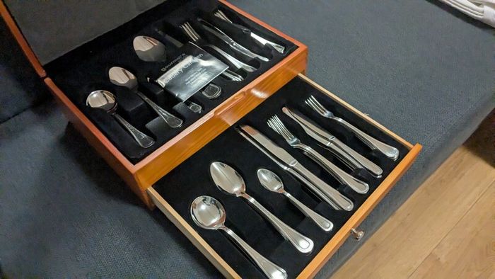 84-piece Cutlery set