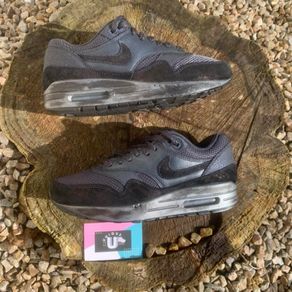 Premium Nike Air Max 1 All Black