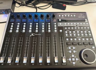 Behringer X-Touch DAW Controller
