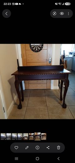 Elegant Antique Mahogany Hall Table / Console Table (Ball & Claw Feet)