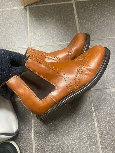 chelsea boots