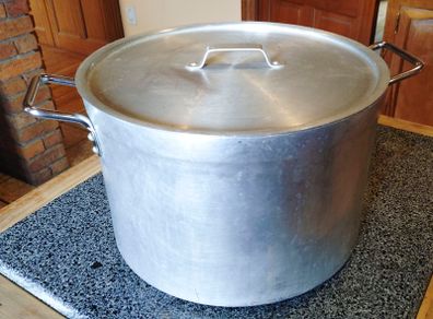 Aluminium Large Cooking Pot (used).