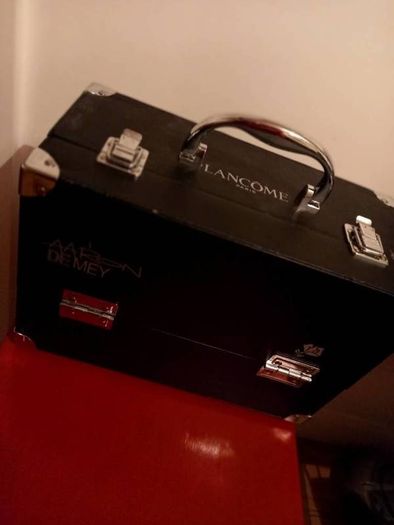 Aaron de Mey MUA beauty make up case box
