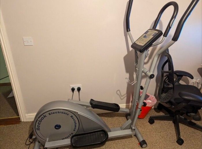 Cross trainer