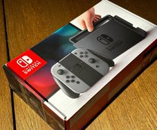 Nintendo Switch // Barely used // + Official case