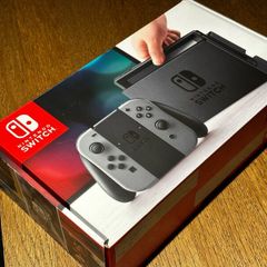 Nintendo Switch // Barely used // + Official case