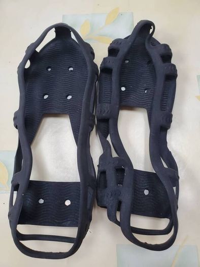 Walk Traction Cleats Size M