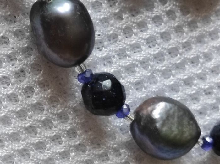 Natural pearls gold stone necklace