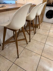 Bar stool