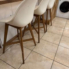 Bar stool