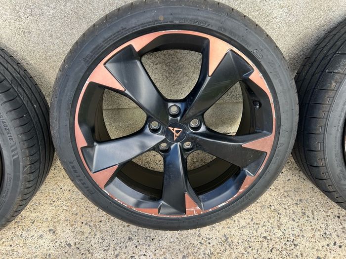 Cupra Leon Genuine 18" Alloys