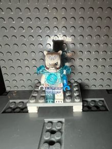 lego legends of Chima ice bear with armour