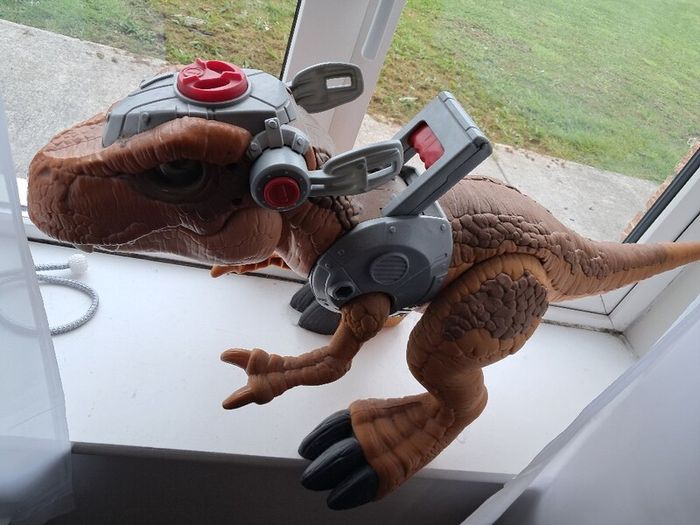 jurassic world dinasour large