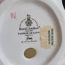 Royal Doulton Figurine Flower of Love HN 2460 Image 8