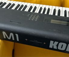 KORG M1 Music Workstation