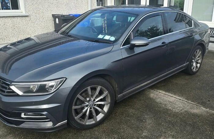 2016 R-Line Volkswagen Passat