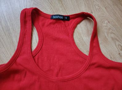 Red Boohoo Top  Size 8