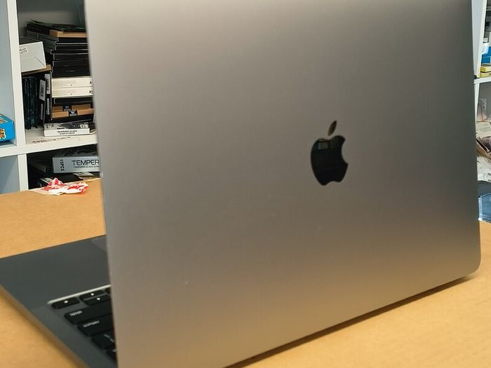2020 MacBook Pro 13-inch M1 (A2338) 16GB RAM 500GB SSD Space Gray macOS Sequoia 15.5 , Battery Cycle: 370 (Was MDM Framework)