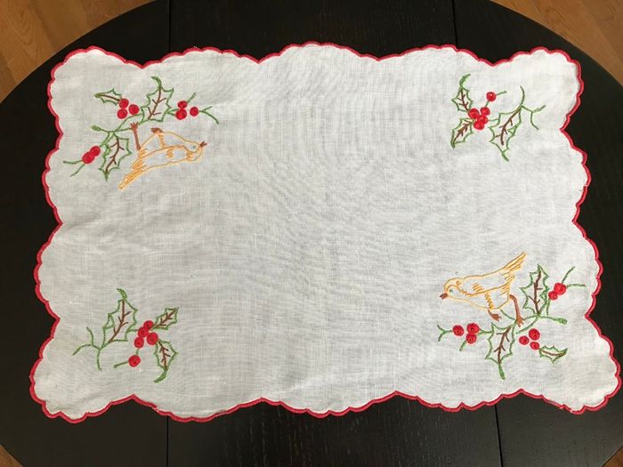 Pre-loved Vintage Hand Embroidered Doilie