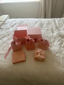 Chupi - gift boxes & bags