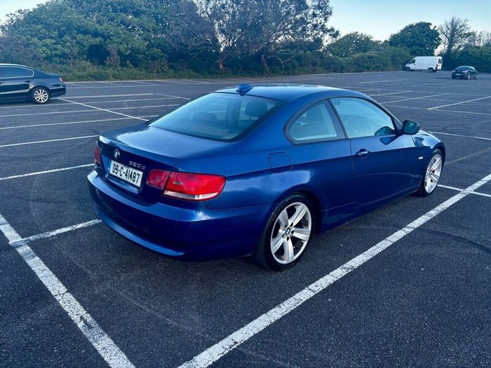 Bmw 320d Coupe (e92 Se Highline) Manual