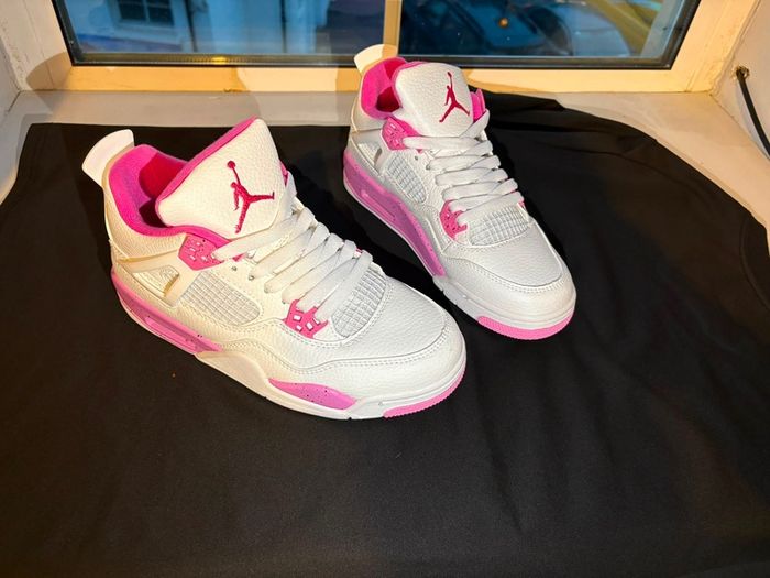 Women Jordan Trainers Size EU 38 White Pink