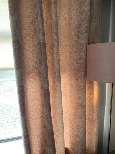 curtains perfect condition.