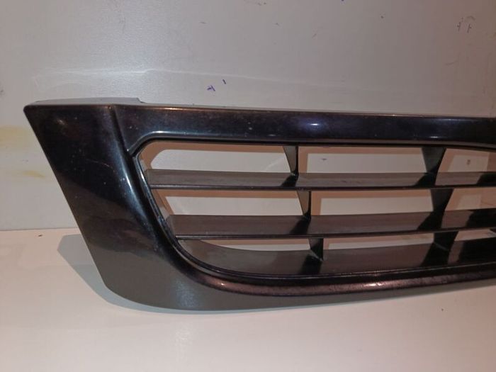 Toyota Carina E front grill