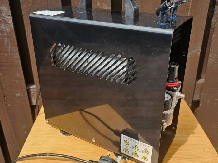 Fengda AS-186A Professional Airbrush Compressor
