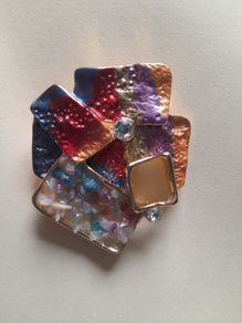 BNIB Estela magnetic brooch