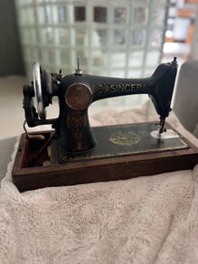 Antique singer sowing machine