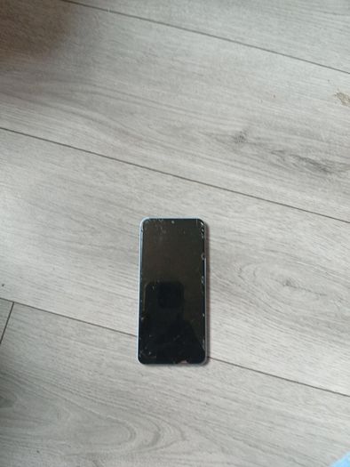 4 Samsung Mobiles (read Description)