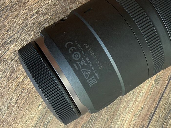 Canon RF 100mm f/2.8L Macro IS USM Lens