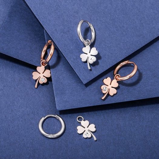 Women's jewelry; Clover-shaped earrings