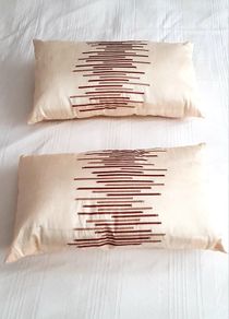 Two cushion covers 30x50xm