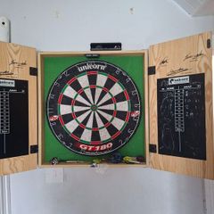 dart board