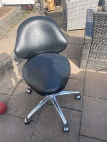 saddle chair