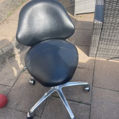 saddle chair