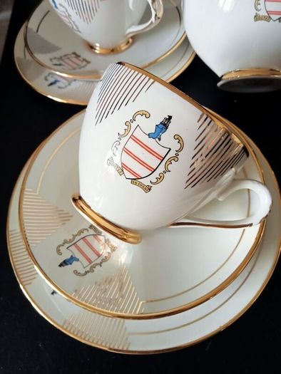 Collectible Arklow Pottery  Barry Family Crest Tea set